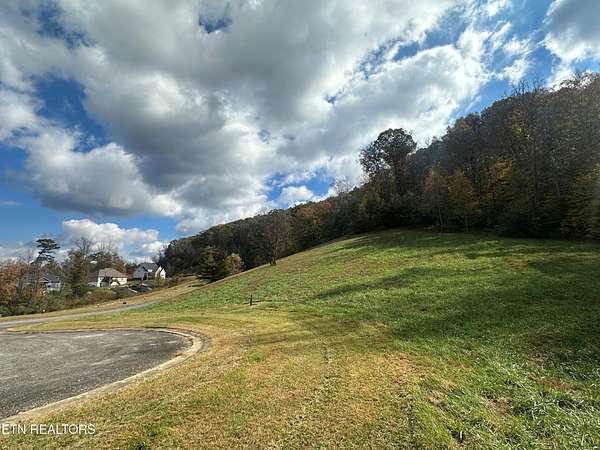 5 Acres of Residential Land for Sale in Oak Ridge, Tennessee