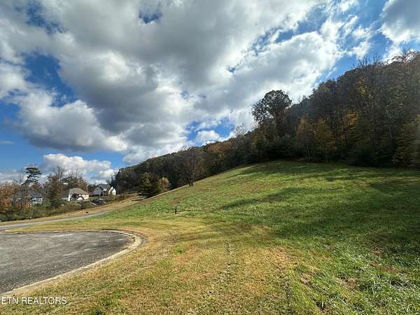 5 Acres of Residential Land for Sale in Oak Ridge, Tennessee
