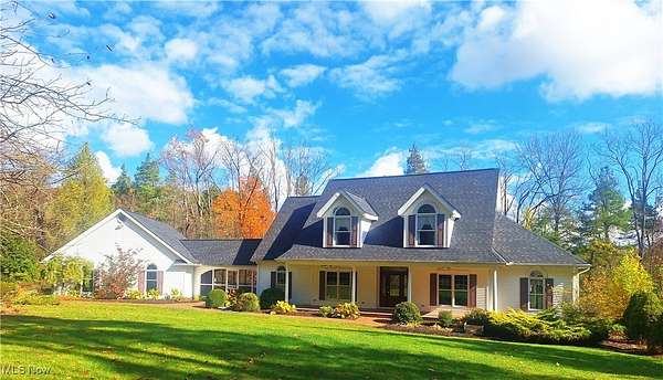 5.52 Acres of Residential Land with Home for Sale in Burton, Ohio