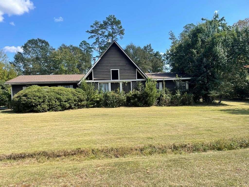 1.5 Acres of Residential Land with Home for Sale in Lumpkin, Georgia