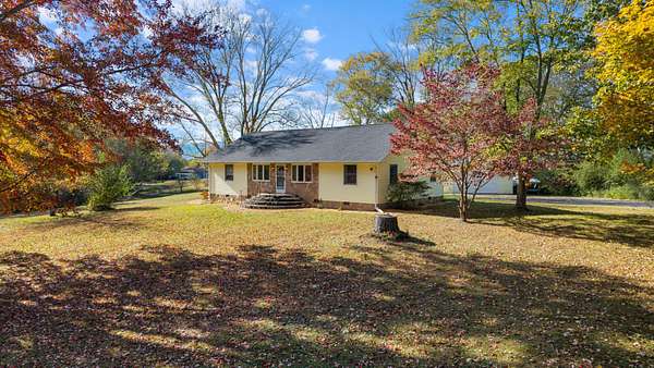 2 Acres of Residential Land with Home for Sale in Whitwell, Tennessee