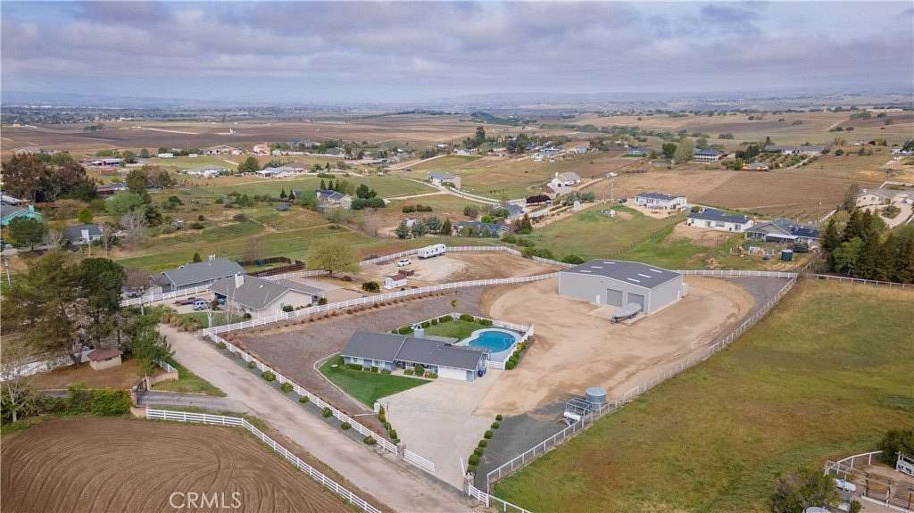 2 Acres of Residential Land with Home for Sale in Paso Robles, California