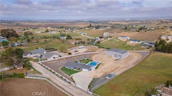 2 Acres of Residential Land with Home for Sale in Paso Robles, California