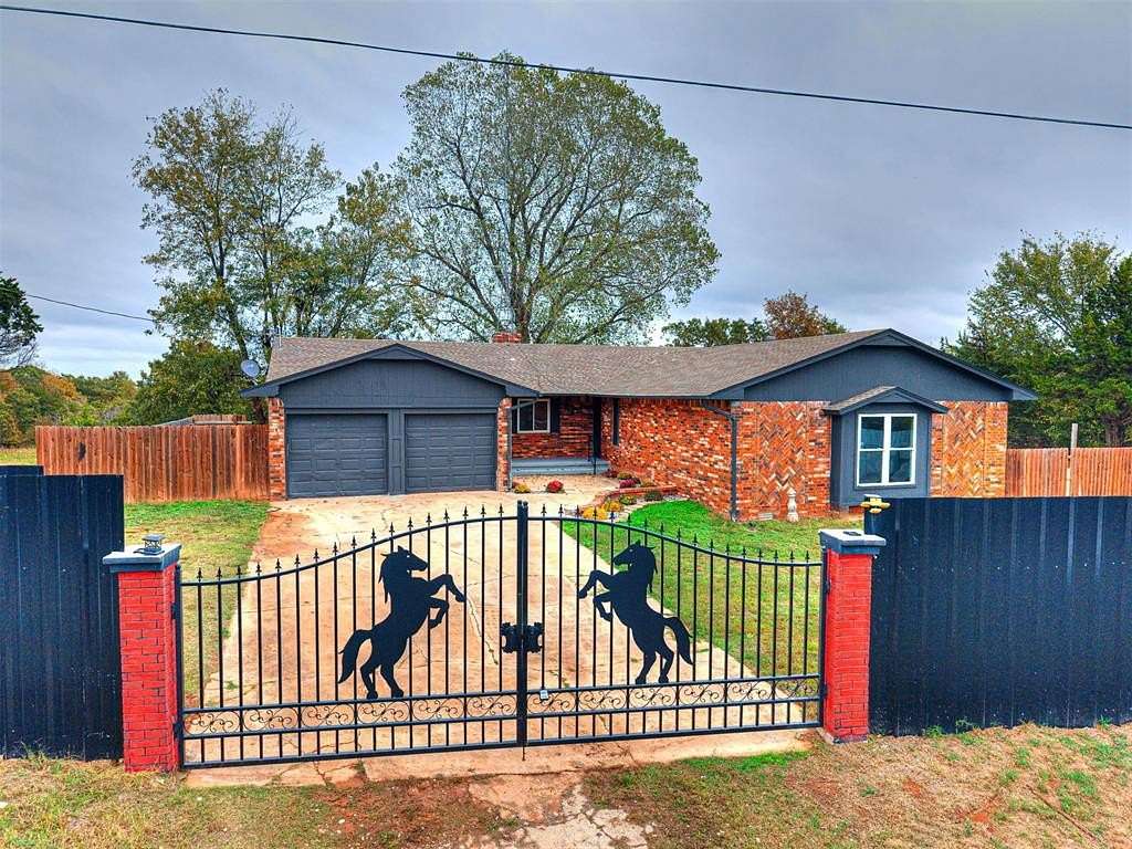 10 Acres of Residential Land with Home for Sale in Lexington, Oklahoma