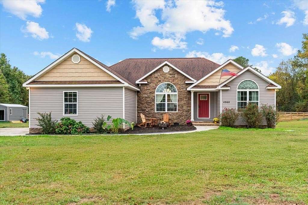 2.78 Acres of Residential Land with Home for Sale in Dalton, Georgia