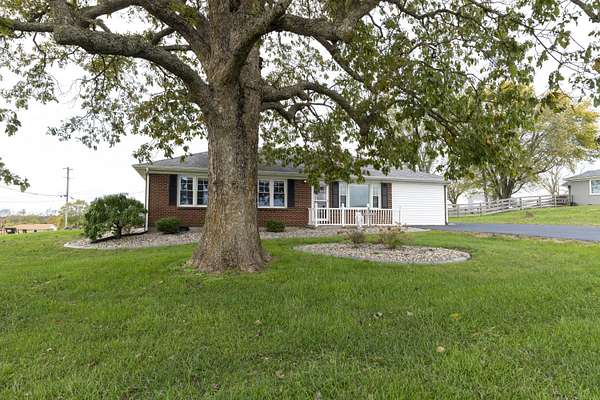 7 Acres of Residential Land with Home for Sale in Wilmore, Kentucky