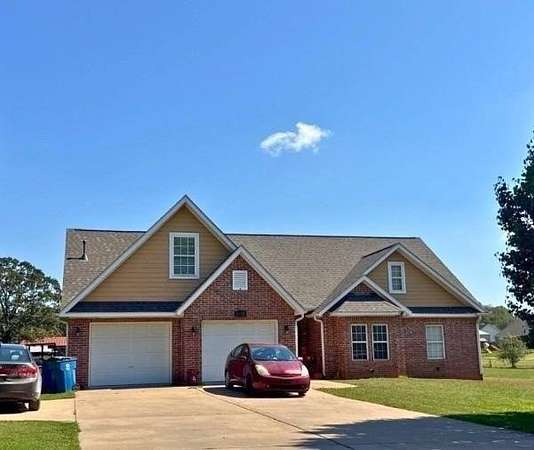 1.55 Acres of Residential Land with Home for Sale in Siloam Springs, Arkansas