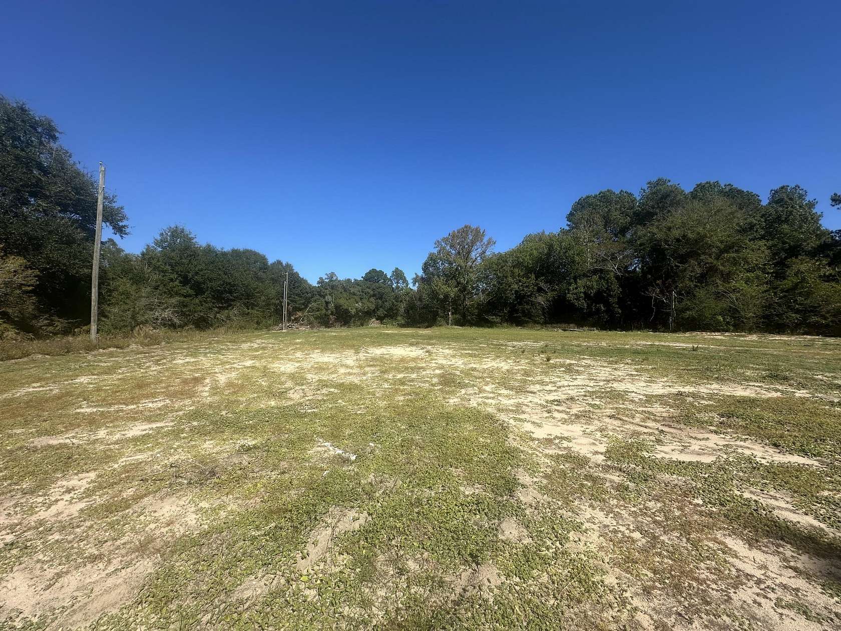 3 Acres of Residential Land for Sale in DeFuniak Springs, Florida