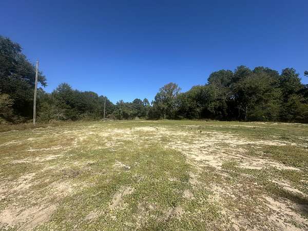3 Acres of Residential Land for Sale in DeFuniak Springs, Florida