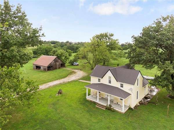 7 Acres of Residential Land with Home for Sale in Sweet Springs, Missouri