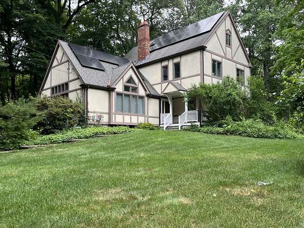 3.36 Acres of Residential Land with Home for Sale in Woodbridge, Connecticut