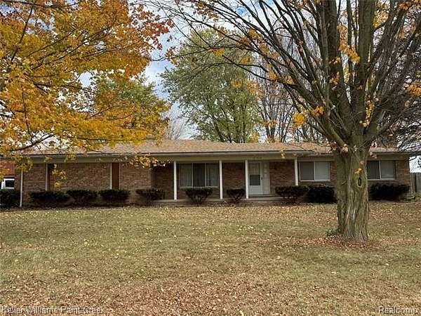 5 Acres of Residential Land with Home for Lease in Macomb, Michigan