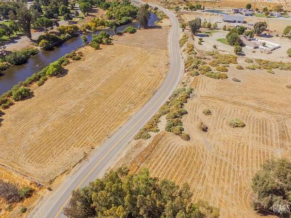 5 Acres of Land for Sale in Bakersfield, California