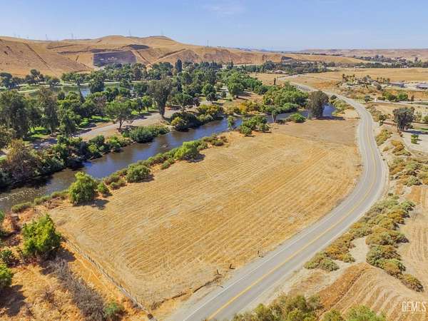 4.77 Acres of Land for Sale in Bakersfield, California