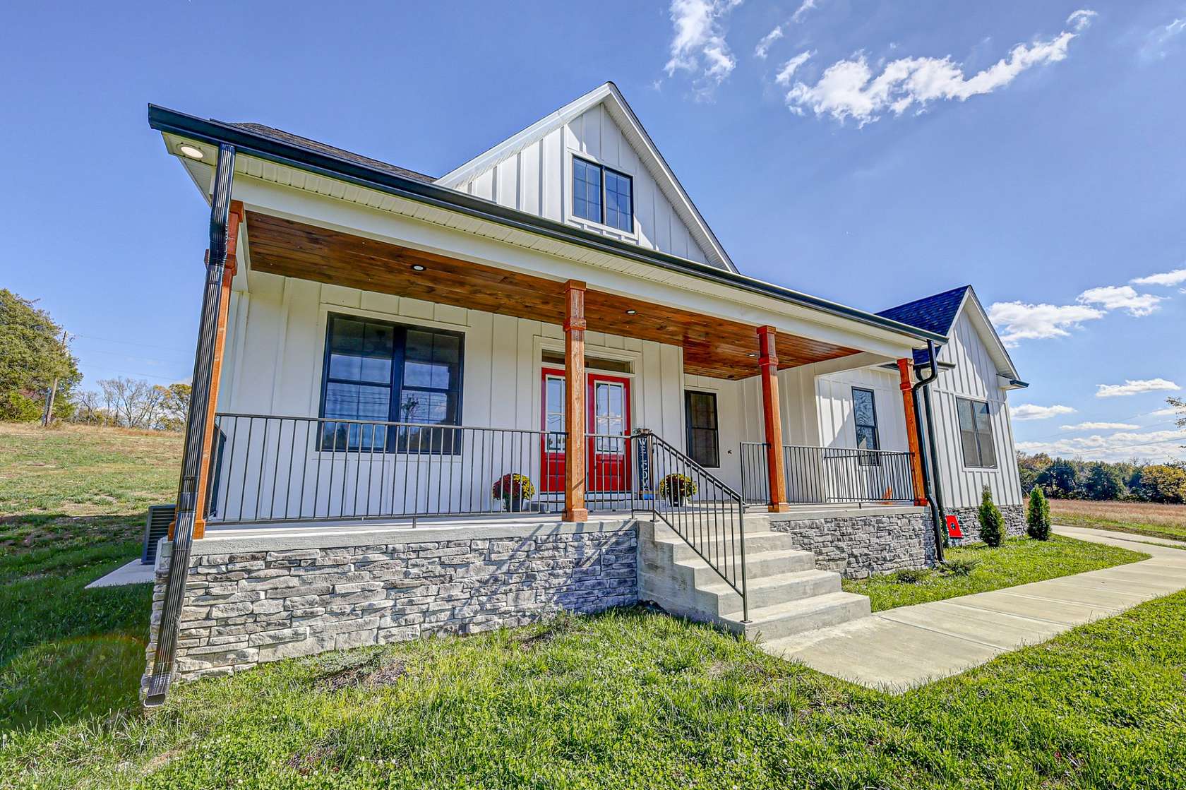 5 Acres of Residential Land with Home for Sale in Lebanon, Tennessee