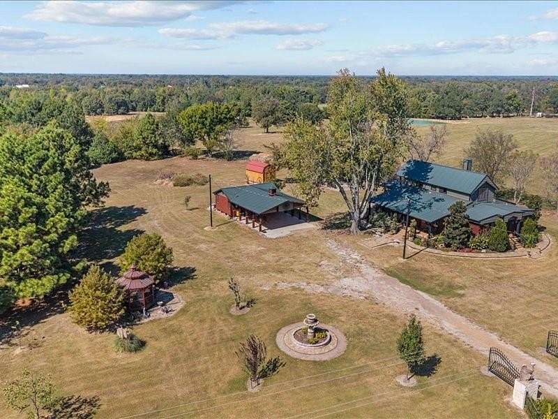 2.5 Acres of Residential Land with Home for Sale in Emory, Texas