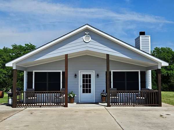 15.8 Acres of Land with Home for Sale in Blue Ridge, Texas