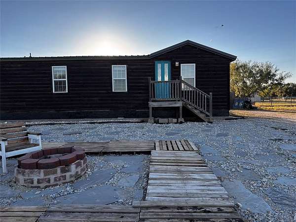 5 Acres of Residential Land with Home for Sale in Tuscola, Texas