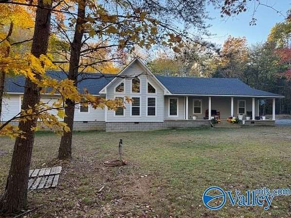 1.66 Acres of Residential Land with Home for Sale in Fort Payne, Alabama