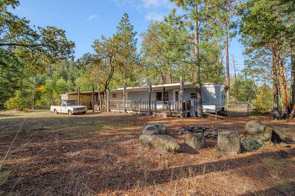 400 Acres of Land for Sale in Eagle Point, Oregon
