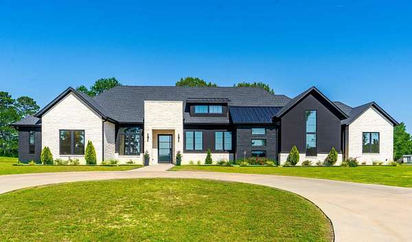 11 Acres of Land with Home for Sale in Hallsville, Texas