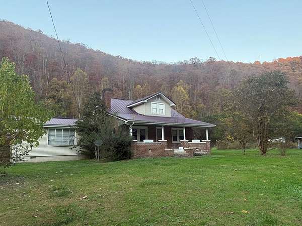 175 Acres of Recreational Land with Home for Sale in Pikeville, Kentucky