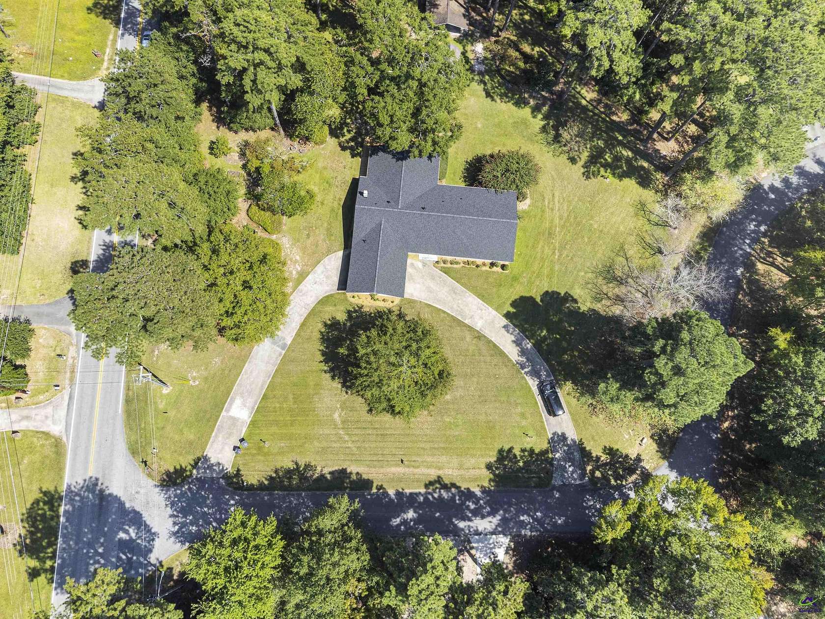 2.32 Acres of Residential Land with Home for Sale in Macon, Georgia