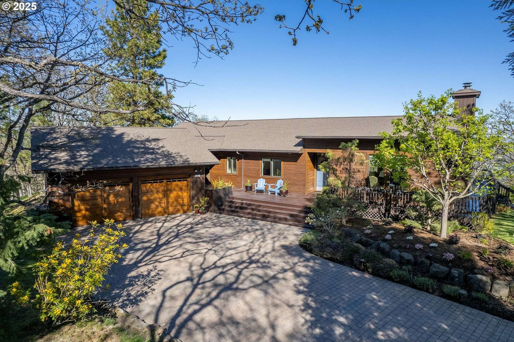 9.13 Acres of Residential Land with Home for Sale in The Dalles, Oregon