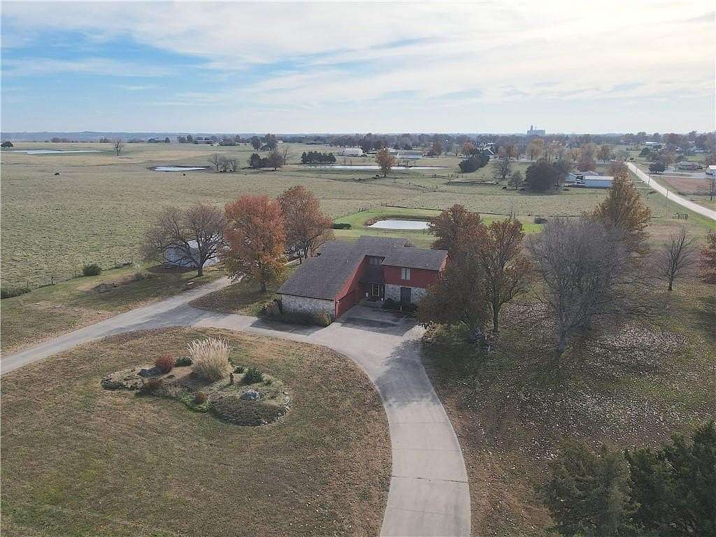 5 Acres of Residential Land with Home for Sale in Garnett, Kansas