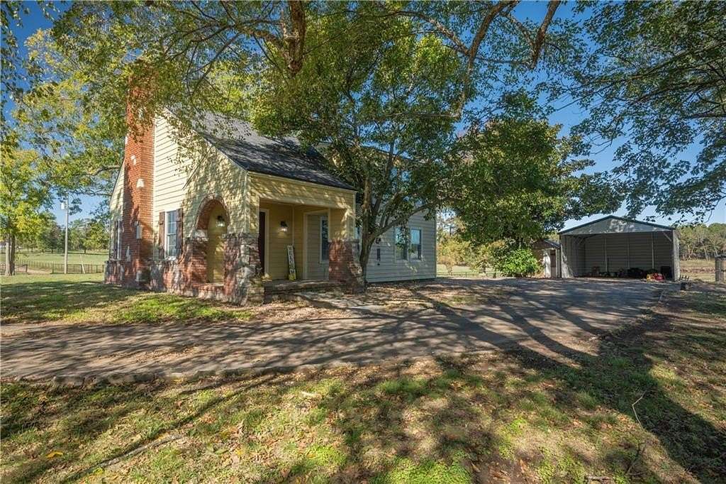 33 Acres of Agricultural Land with Home for Sale in Galena, Kansas