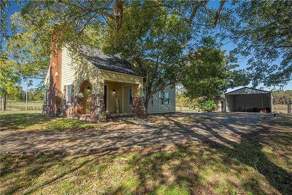 33 Acres of Agricultural Land with Home for Sale in Galena, Kansas