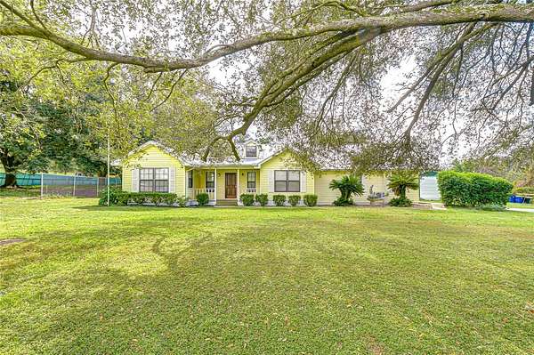 2.87 Acres of Residential Land with Home for Sale in Dade City, Florida