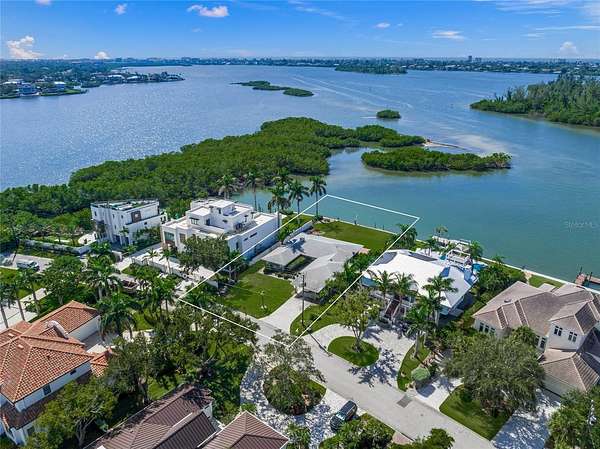 0.37 Acres of Residential Land for Sale in Sarasota, Florida