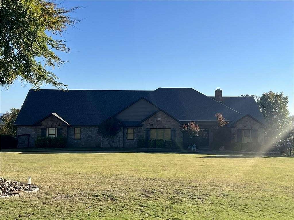 12 Acres of Recreational Land with Home for Sale in Russellville, Arkansas