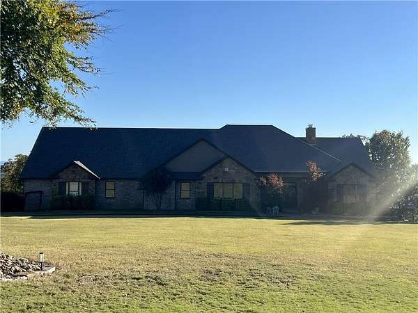 12 Acres of Recreational Land with Home for Sale in Russellville, Arkansas