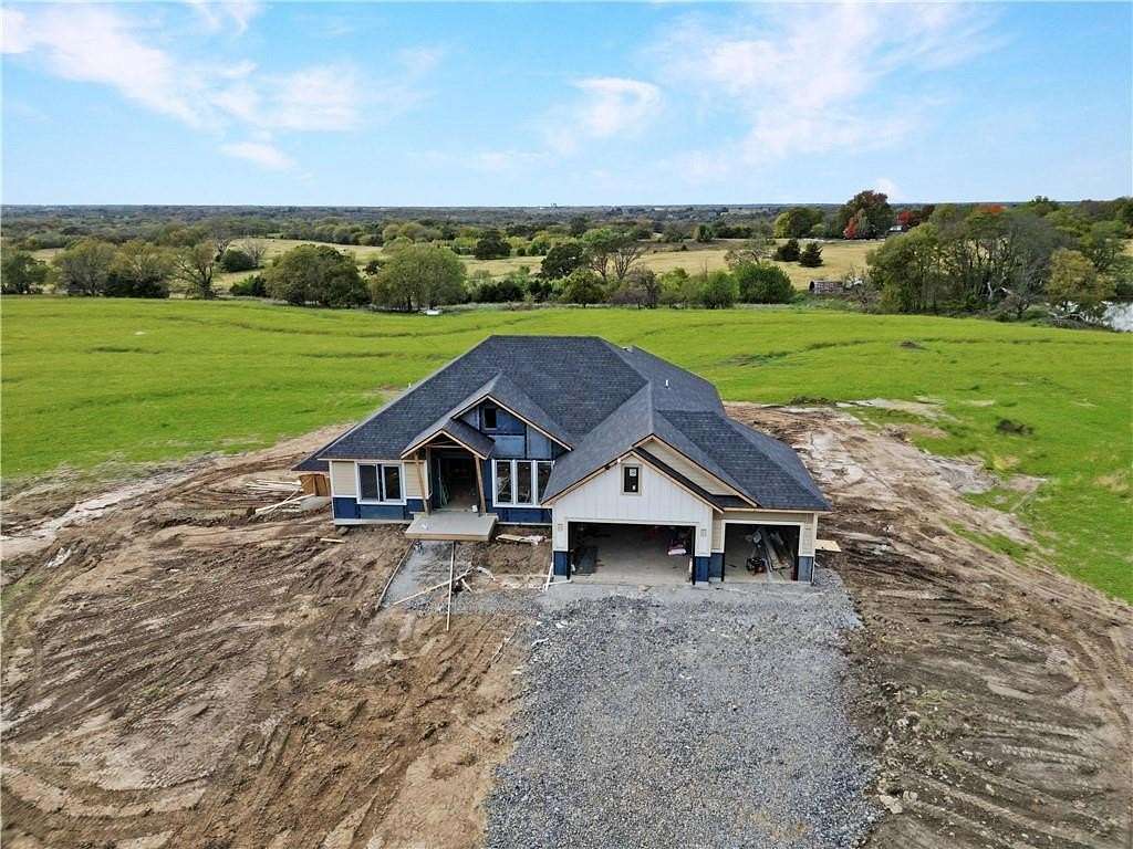 3 Acres of Residential Land with Home for Sale in Sedalia, Missouri