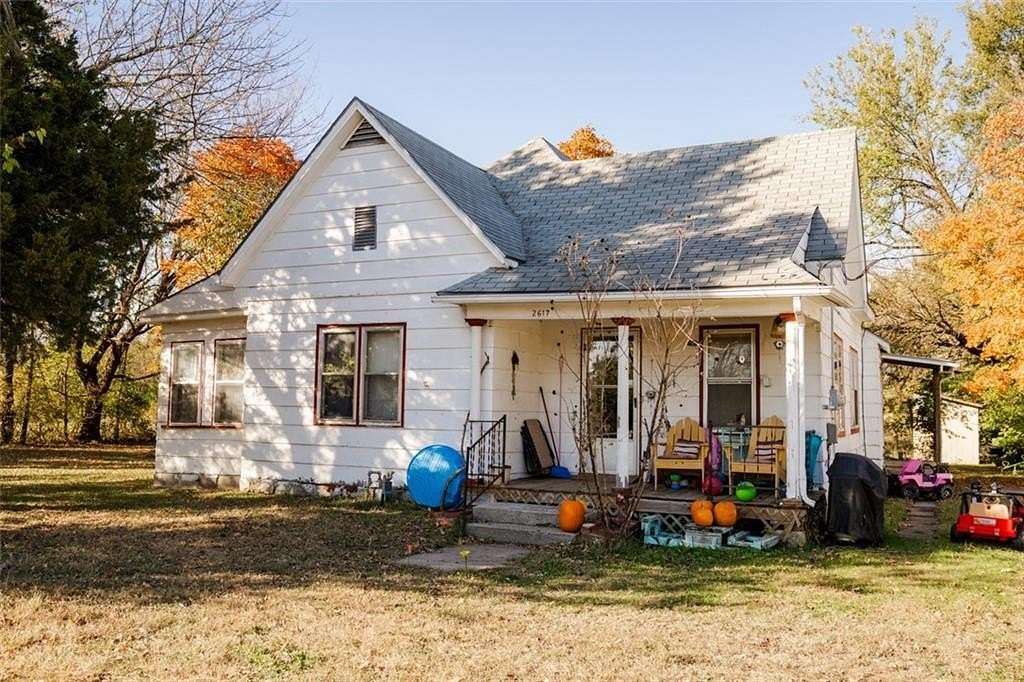 2.2 Acres of Residential Land with Home for Sale in Parsons, Kansas