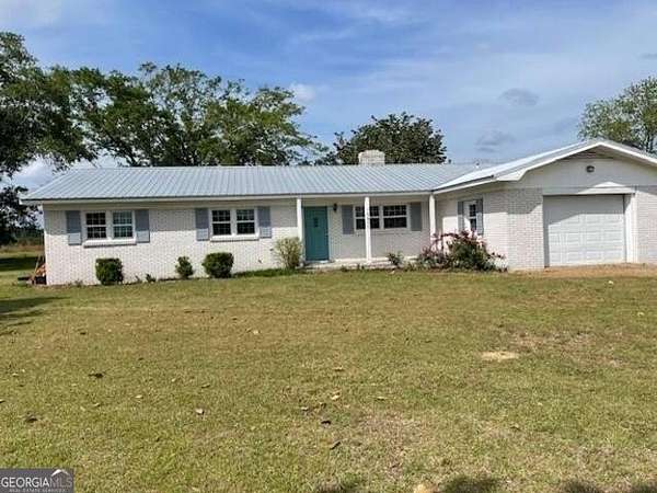 2 Acres of Residential Land with Home for Sale in Cobbtown, Georgia