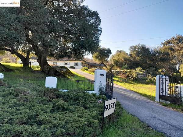2.85 Acres of Residential Land with Home for Sale in Gilroy, California