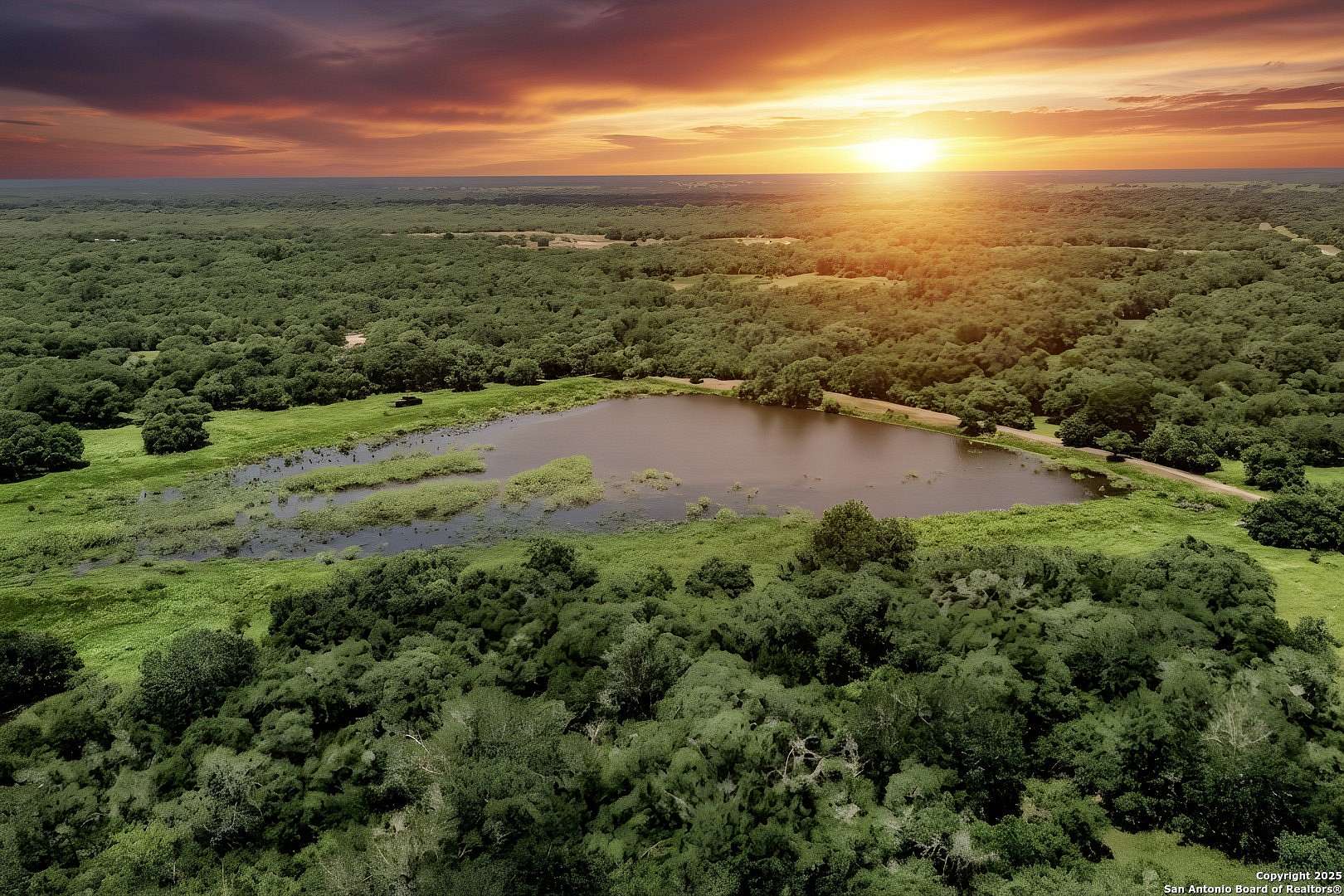 471 Acres of Land for Sale in Yoakum, Texas