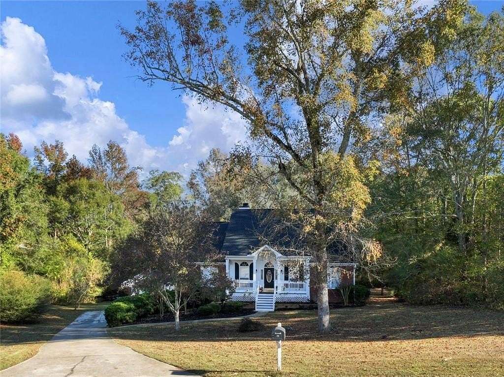1.53 Acres of Residential Land with Home for Sale in Hoschton, Georgia
