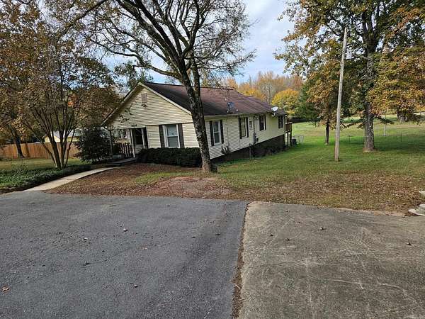 4.79 Acres of Residential Land with Home for Sale in Jacksonville, Arkansas