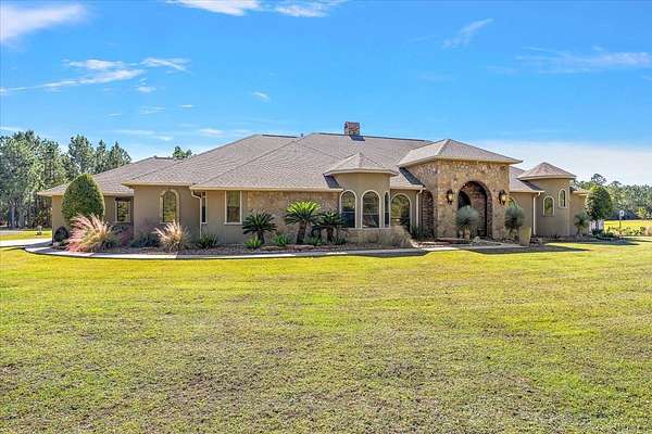 167 Acres of Recreational Land with Home for Sale in Kountze, Texas