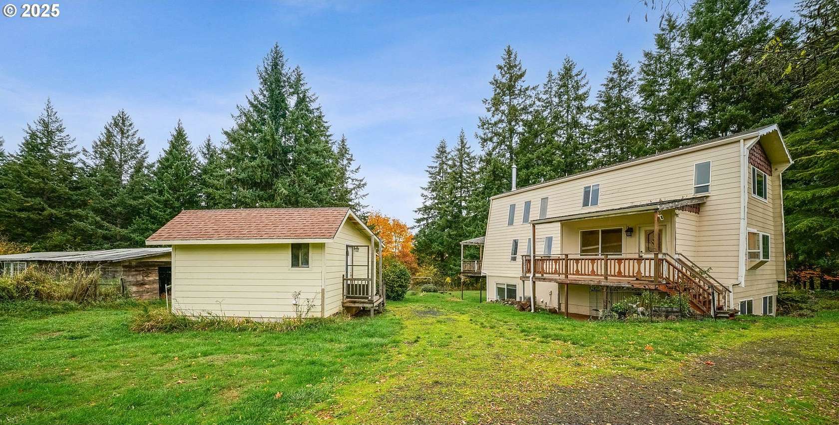 24.3 Acres of Land with Home for Sale in Scotts Mills, Oregon