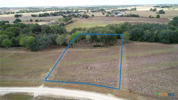 1.6 Acres of Residential Land for Sale in Shiner, Texas