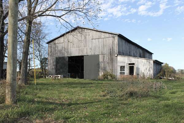 30 Acres of Agricultural Land with Home for Sale in Versailles, Kentucky