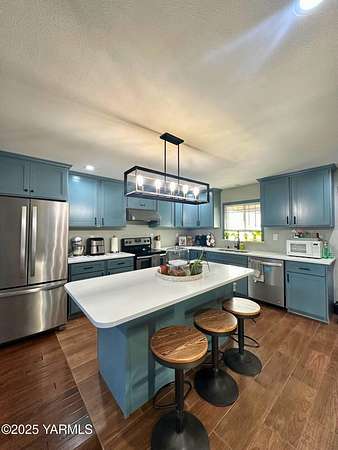 4 Acres of Residential Land with Home for Sale in Moxee City, Washington