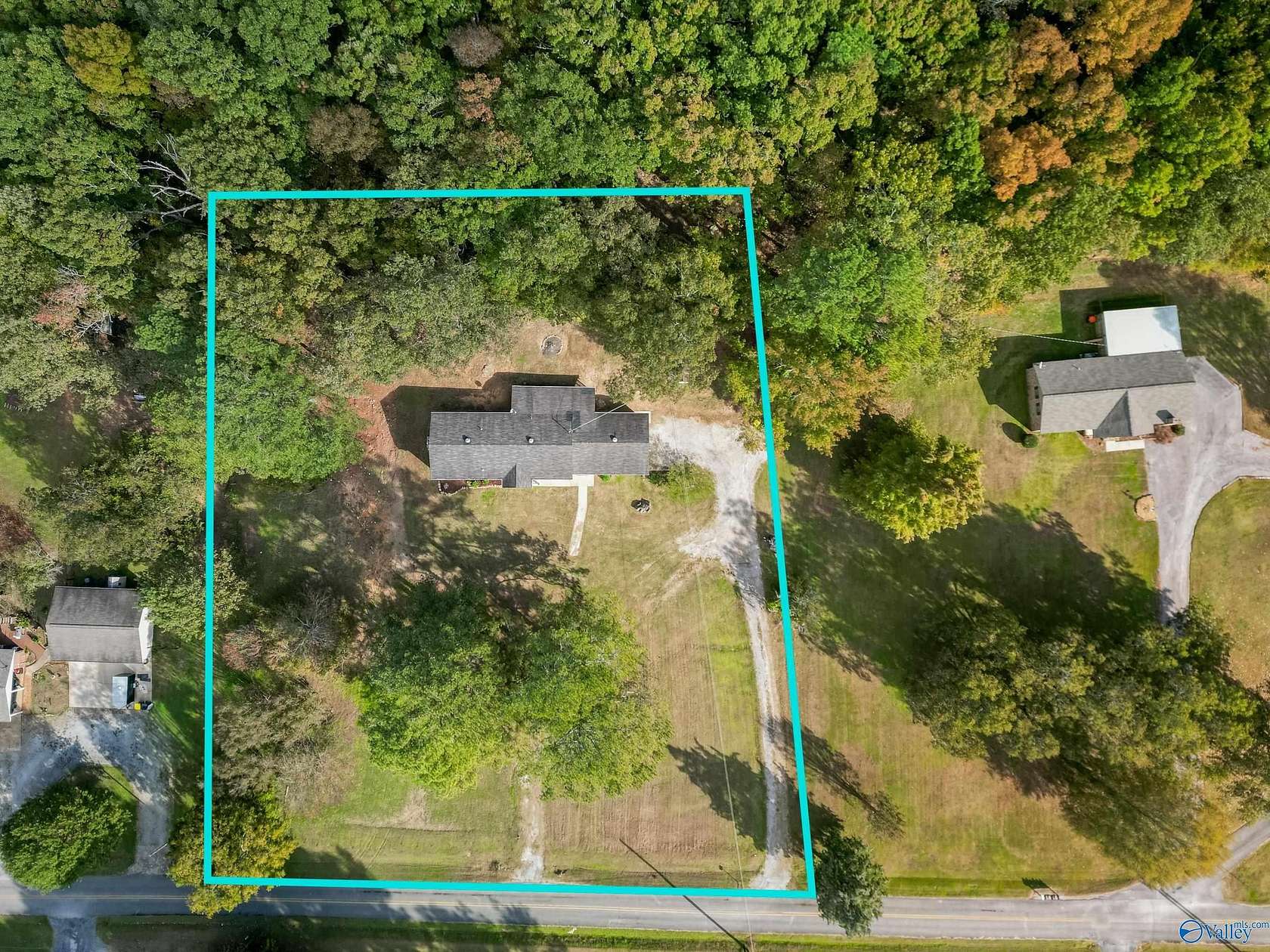 1.5 Acres of Residential Land with Home for Sale in Decatur, Alabama