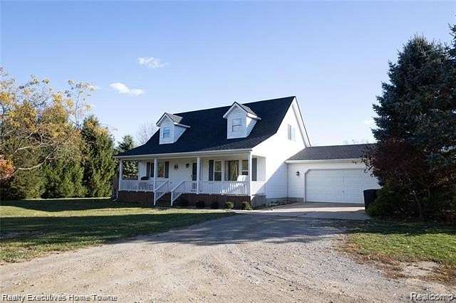 5.32 Acres of Residential Land with Home for Sale in Fort Gratiot, Michigan