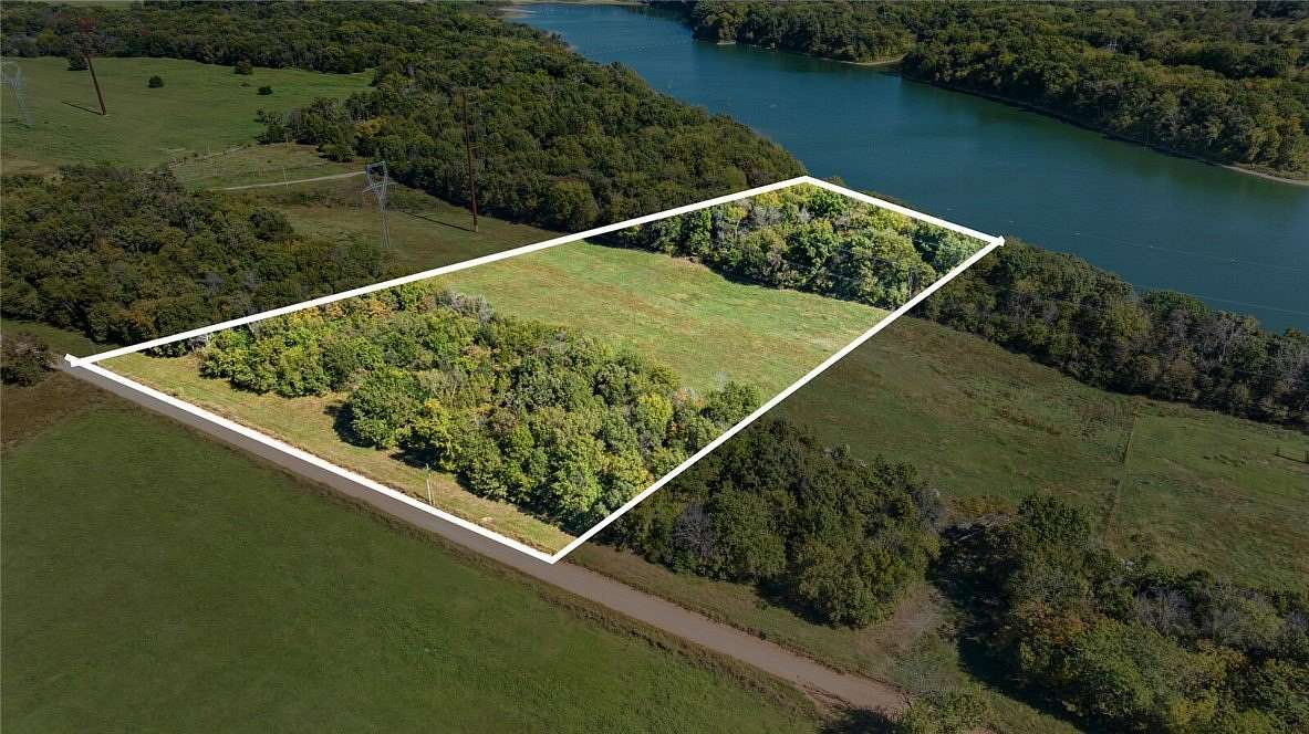 5 Acres of Residential Land for Sale in Gentry, Arkansas